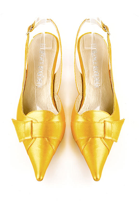 Yellow women's slingback shoes. Pointed toe. Medium spool heels. Top view - Florence KOOIJMAN